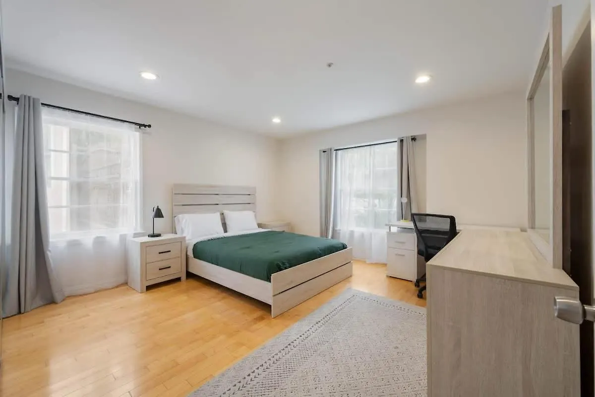 Holiday home Comfy Ben Lomond Place With Foosball Table Glendale