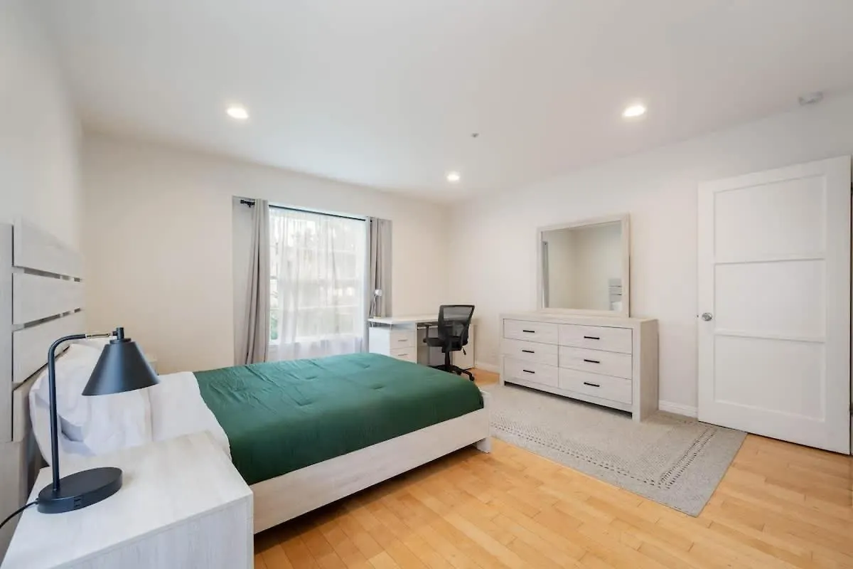 Holiday home Comfy Ben Lomond Place With Foosball Table Glendale United States