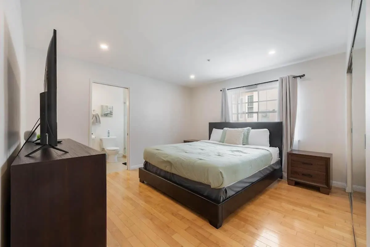 Comfy Ben Lomond Place With Foosball Table Glendale United States