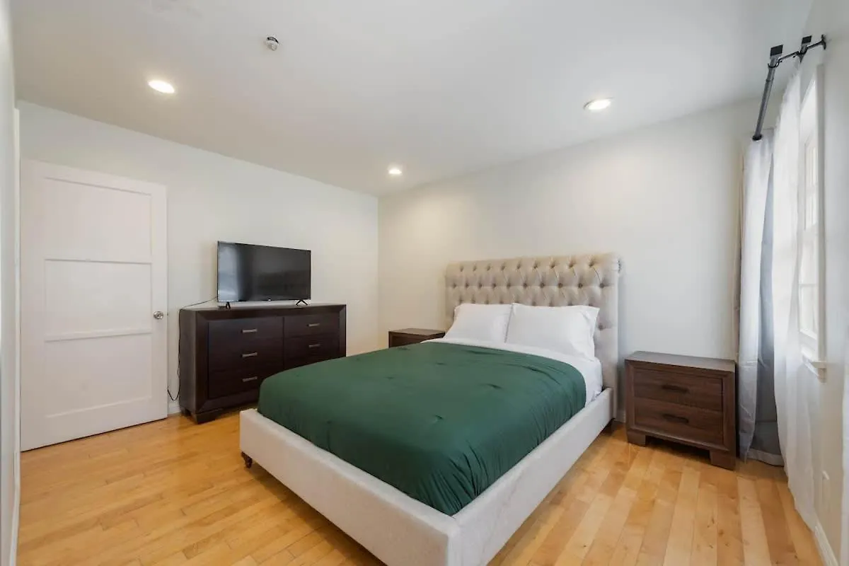 Comfy Ben Lomond Place With Foosball Table Glendale Holiday home