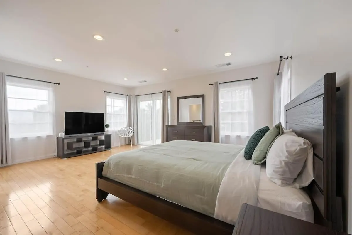 Comfy Ben Lomond Place With Foosball Table Glendale Holiday home