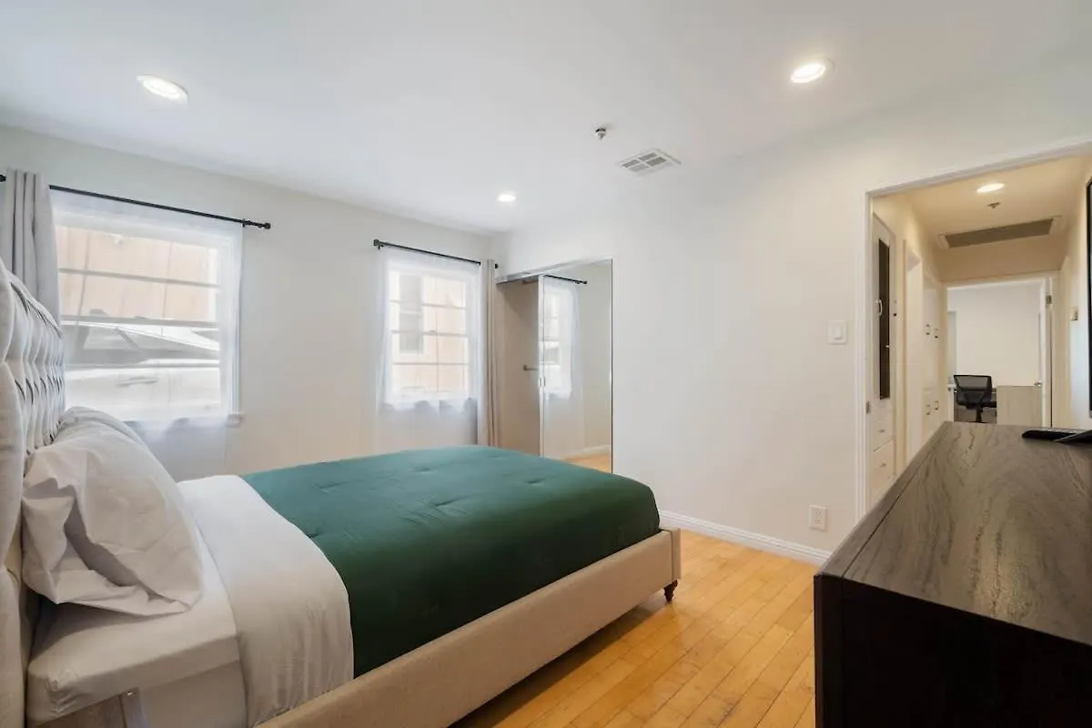 Comfy Ben Lomond Place With Foosball Table Glendale