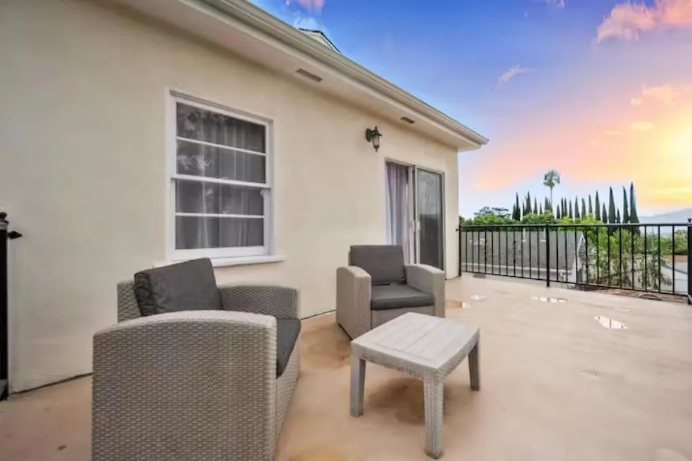 Comfy Ben Lomond Place With Foosball Table Glendale Holiday home
